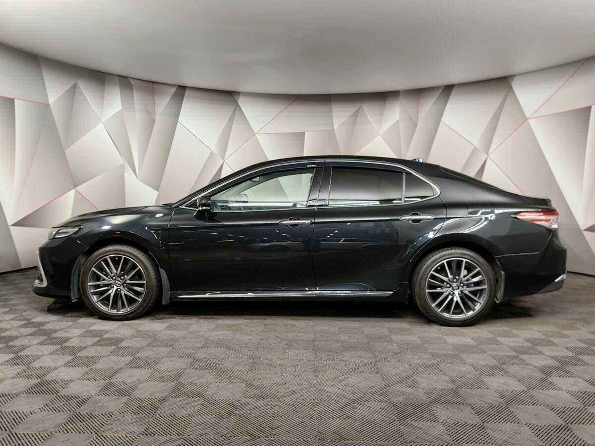 Toyota Camry с пробегом — 2023 год. Фото: #4