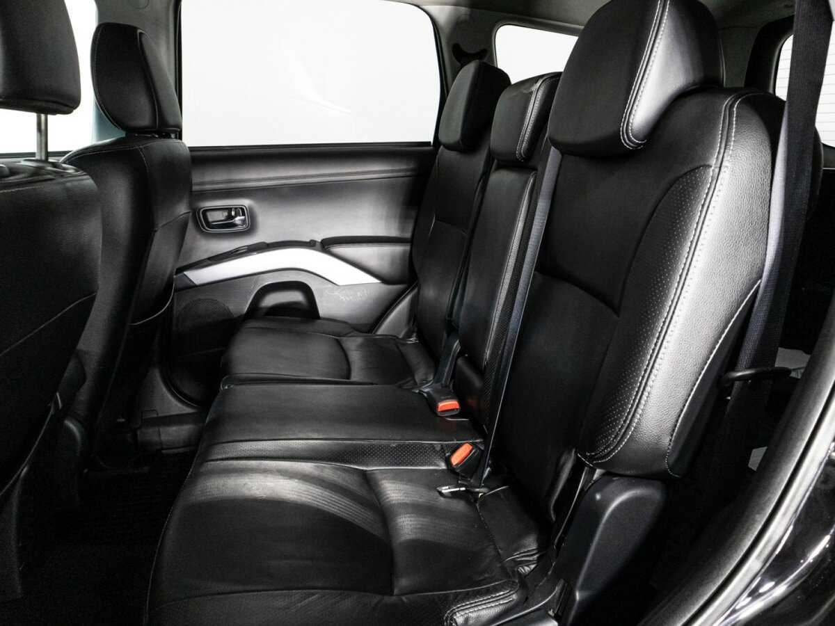 Mitsubishi Outlander с пробегом — 2011 год. Фото: #9