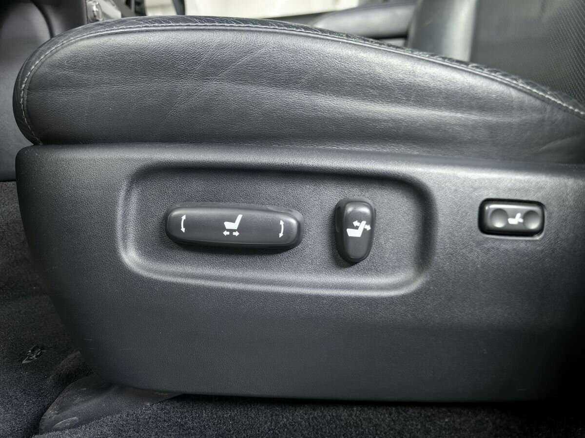 Toyota Land Cruiser с пробегом — 2015 год. Фото: #17