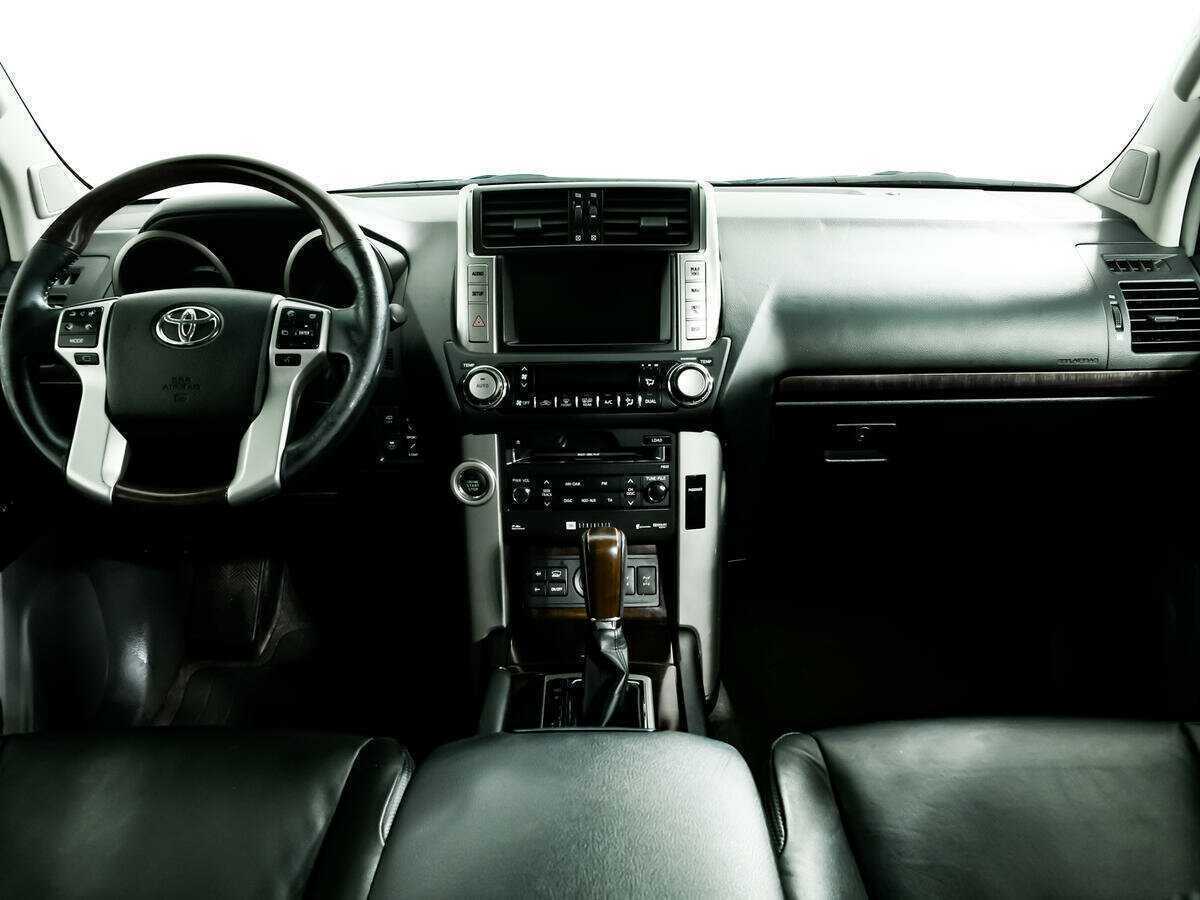 Toyota Land Cruiser Prado с пробегом — 2011 год. Фото: #10