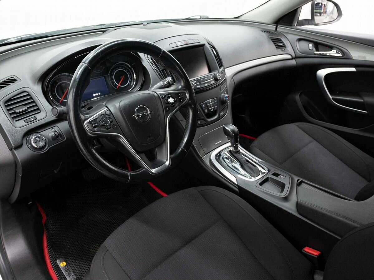 Opel Insignia с пробегом — 2014 год. Фото: #6