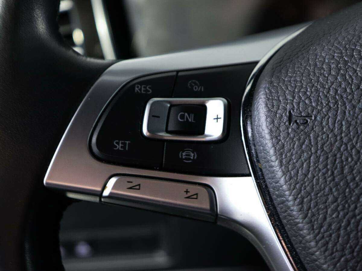 Volkswagen Touareg с пробегом — 2020 год. Фото: #19