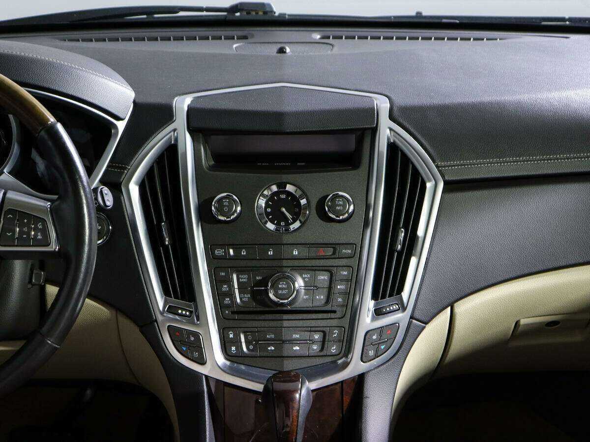 Cadillac SRX с пробегом — 2011 год. Фото: #12