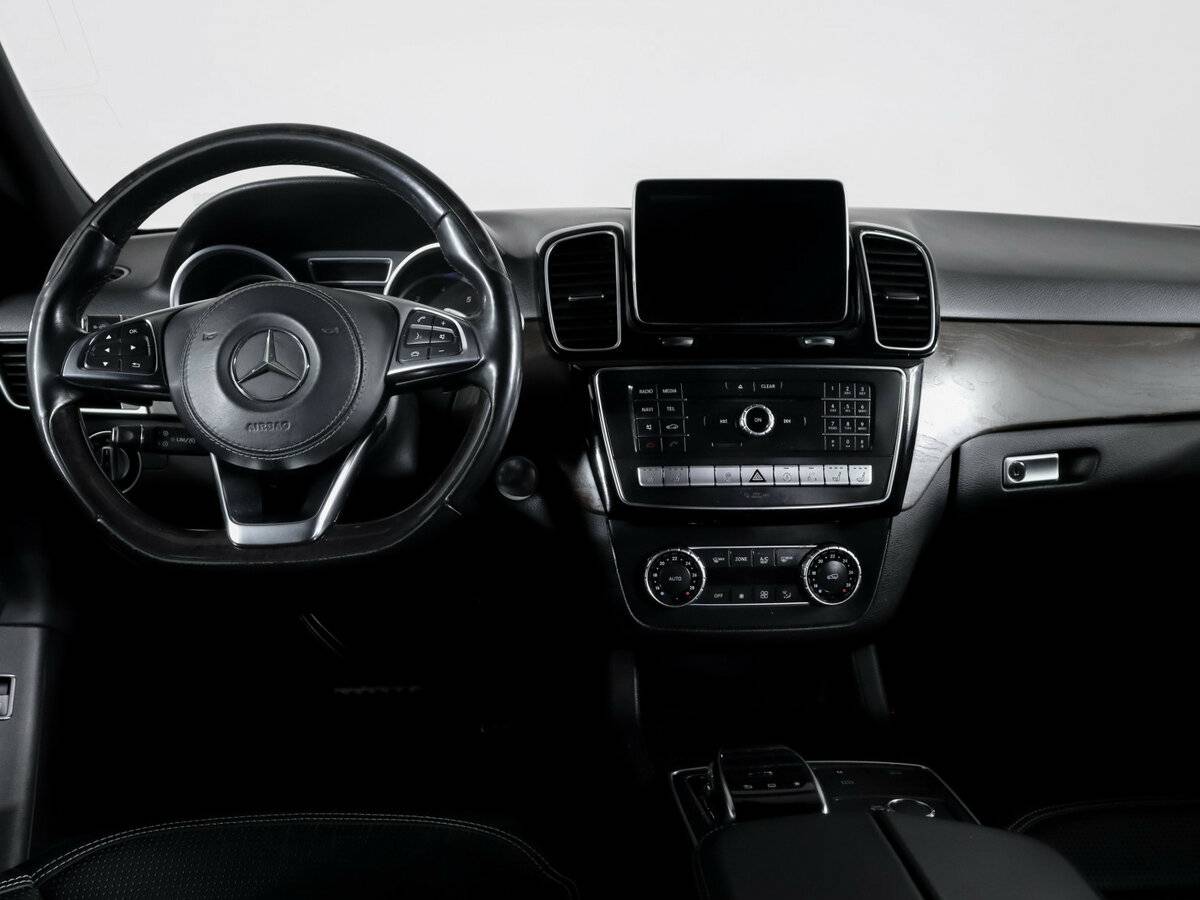 Mercedes-Benz GLE с пробегом — 2015 год. Фото: #11