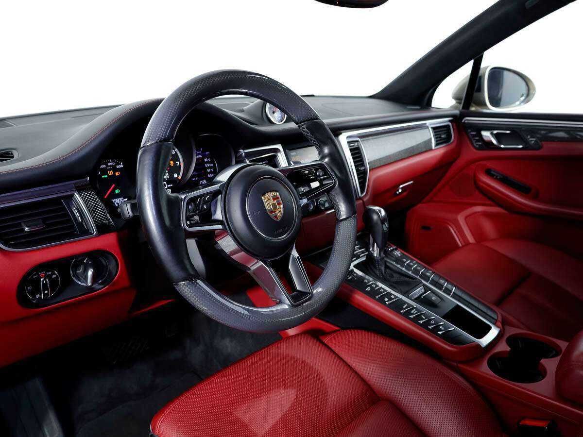 Porsche Macan с пробегом — 2014 год. Фото: #9
