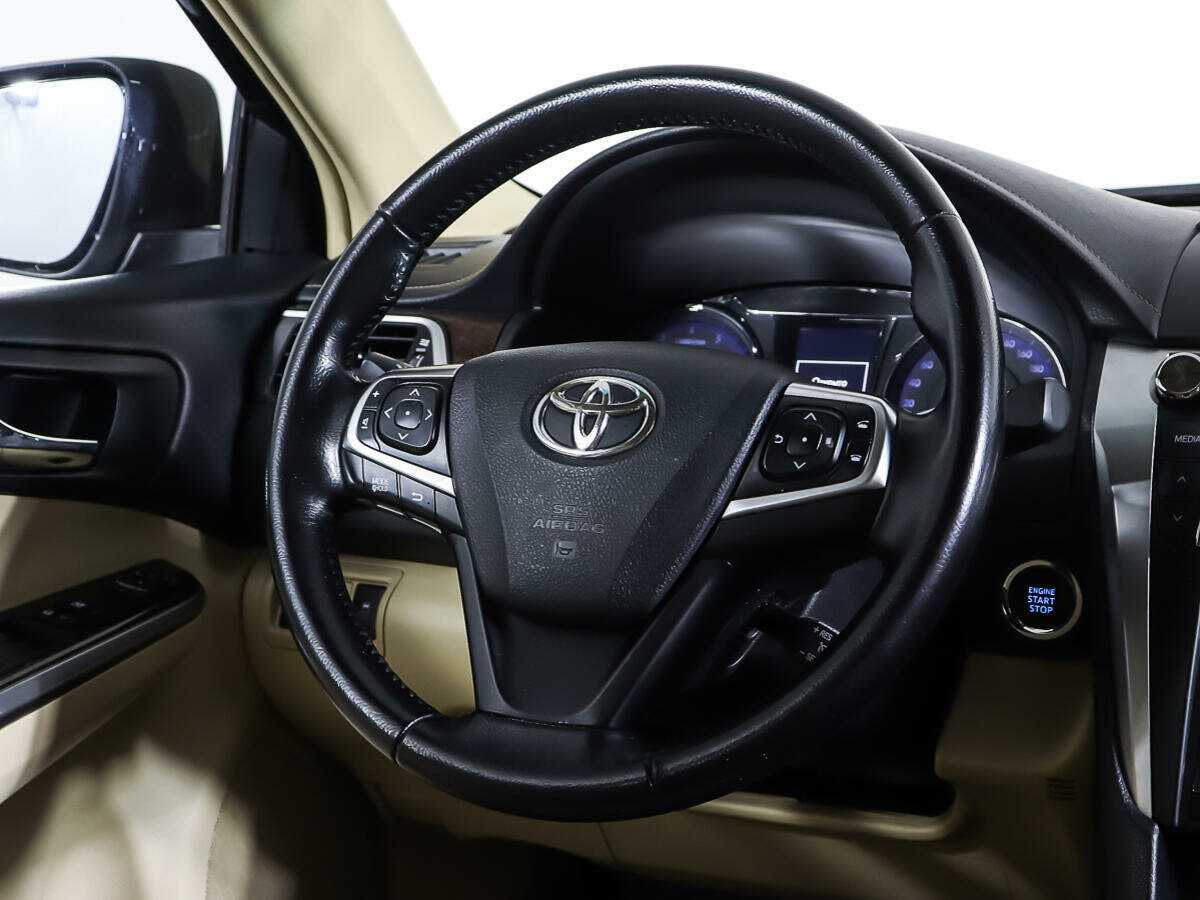 Toyota Camry с пробегом — 2015 год. Фото: #13