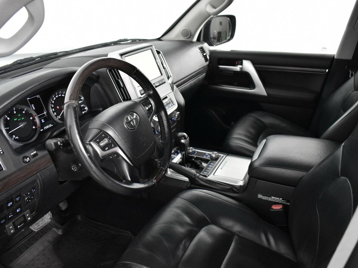 Toyota Land Cruiser с пробегом — 2015 год. Фото: #5