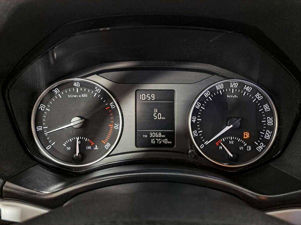 Skoda Octavia с пробегом — 2011 год. Фото: #10