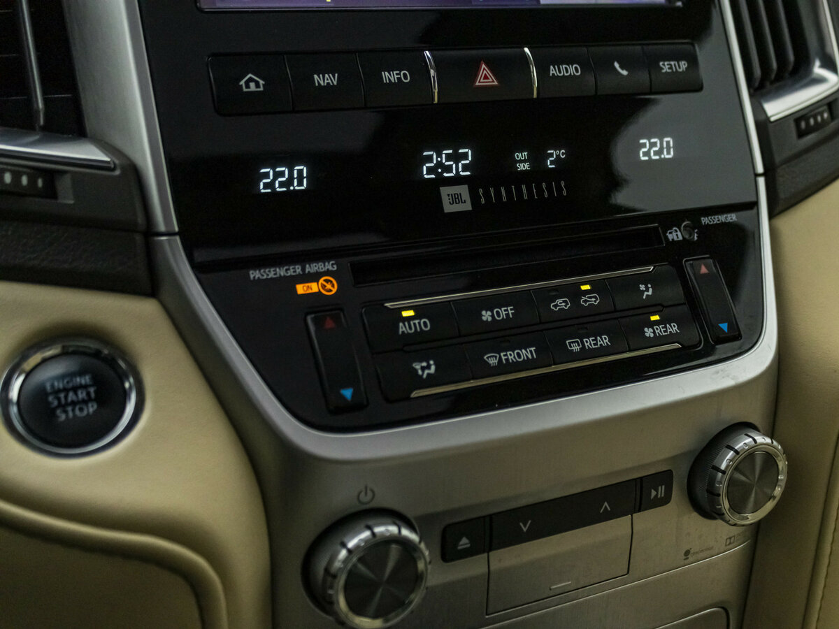 Toyota Land Cruiser с пробегом — 2016 год. Фото: #18