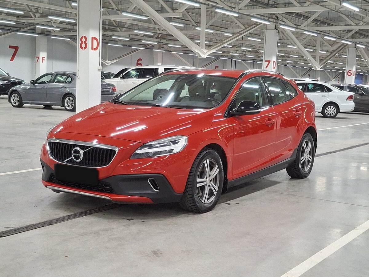 Volvo V40 Cross Country с пробегом — 2017 год. Посмотреть фото