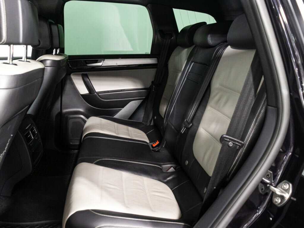Volkswagen Touareg с пробегом — 2017 год. Фото: #9