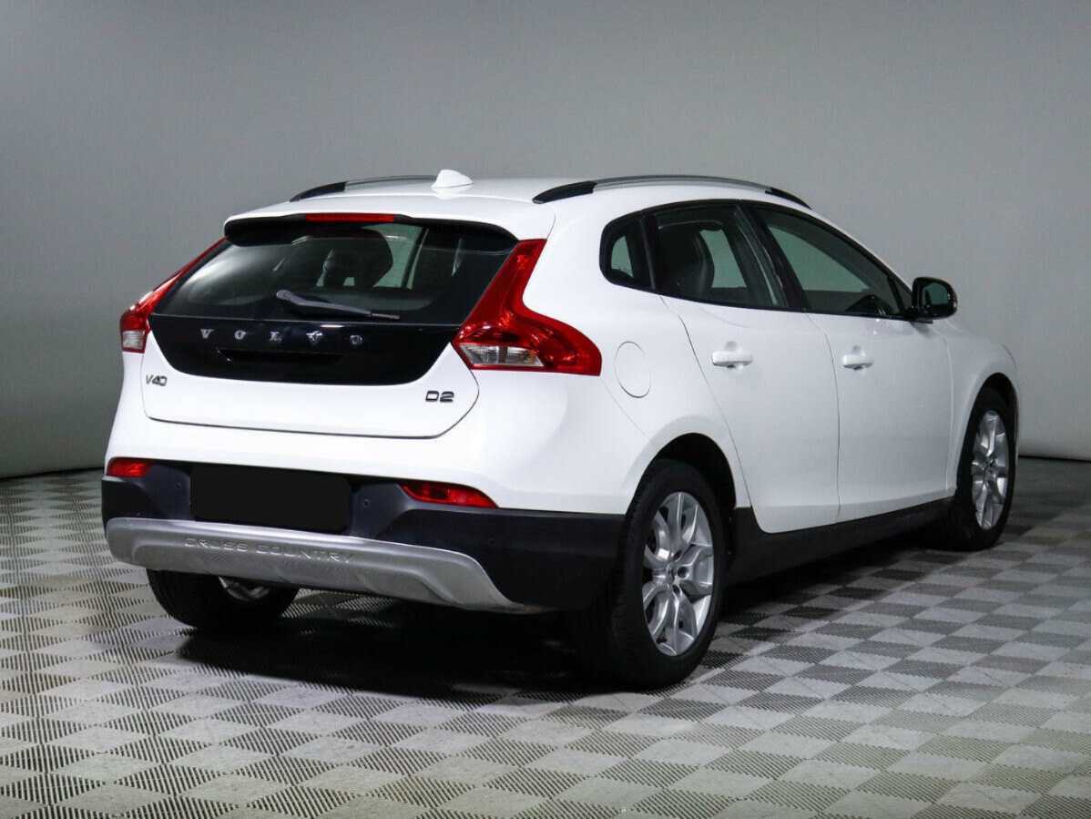 Volvo V40 Cross Country с пробегом — 2016 год. Фото: #3