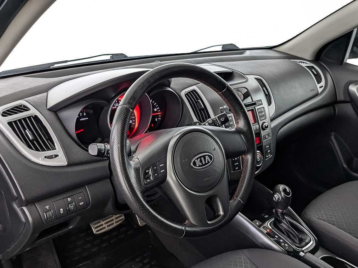 Kia Cerato с пробегом — 2011 год. Фото: #15