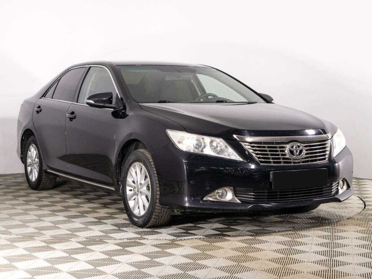 Toyota Camry с пробегом — 2012 год. Фото: #2