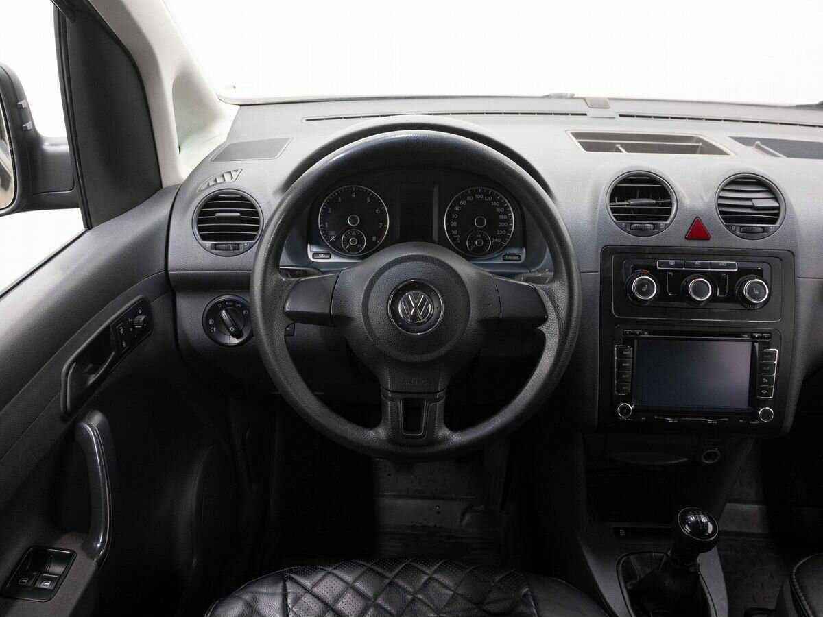 Volkswagen Caddy с пробегом — 2011 год. Фото: #12