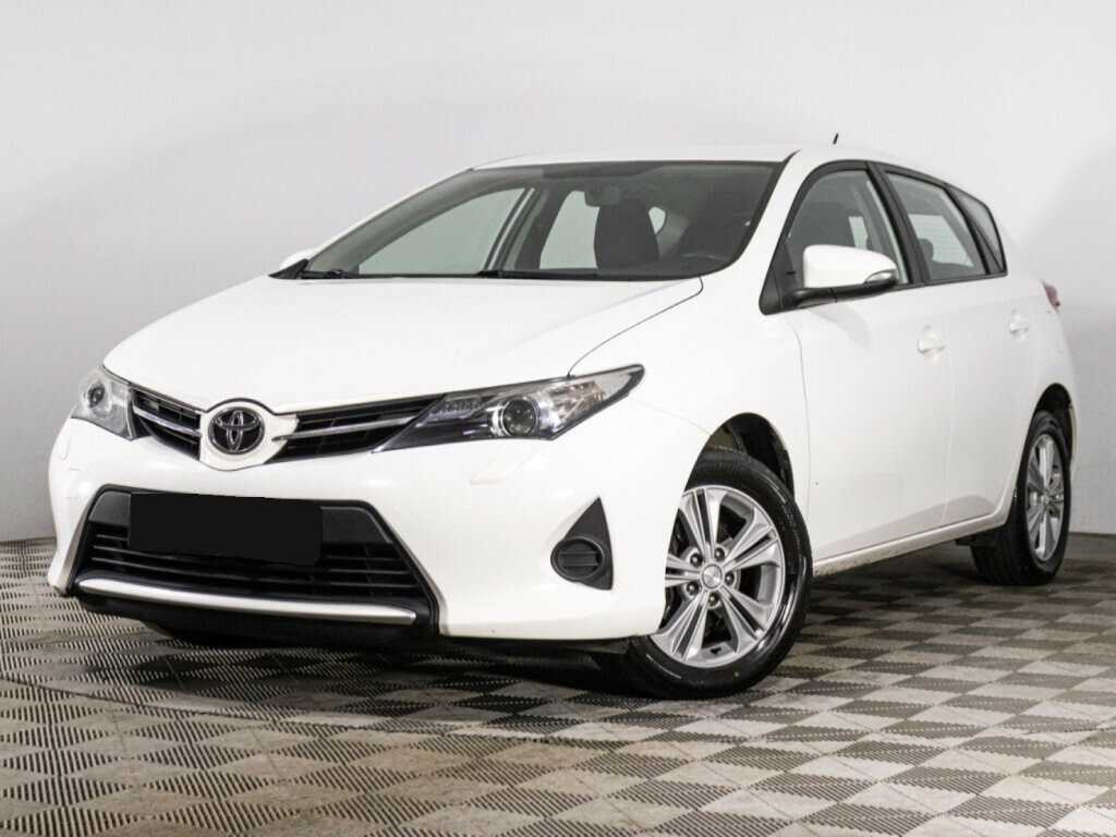 Toyota Auris с пробегом — 2014 год. Посмотреть фото