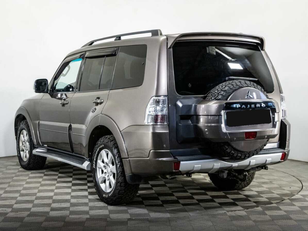 Mitsubishi Pajero с пробегом — 2011 год. Фото: #5