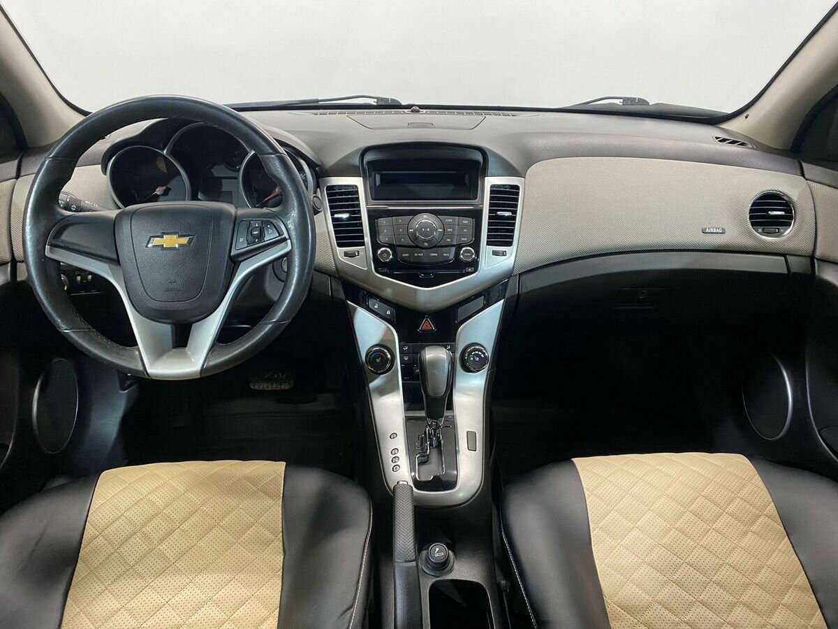 Chevrolet Cruze с пробегом — 2011 год. Фото: #8