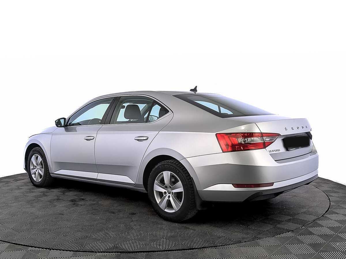 Skoda Superb с пробегом — 2021 год. Фото: #6