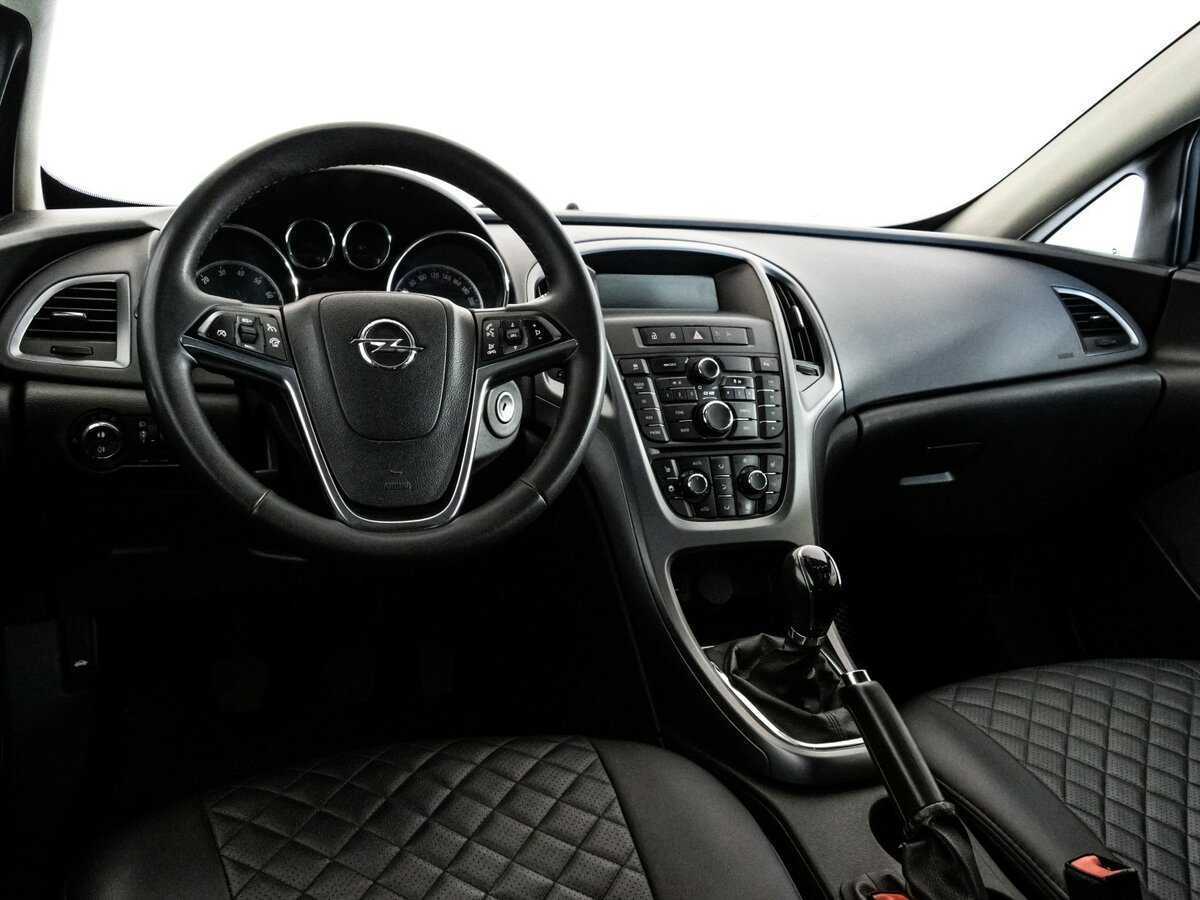 Opel Astra с пробегом — 2011 год. Фото: #8