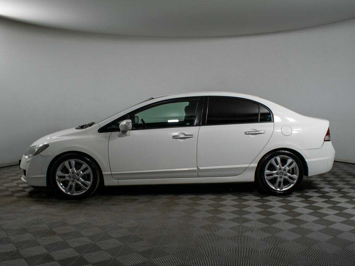 Honda Civic с пробегом — 2011 год. Фото: #7