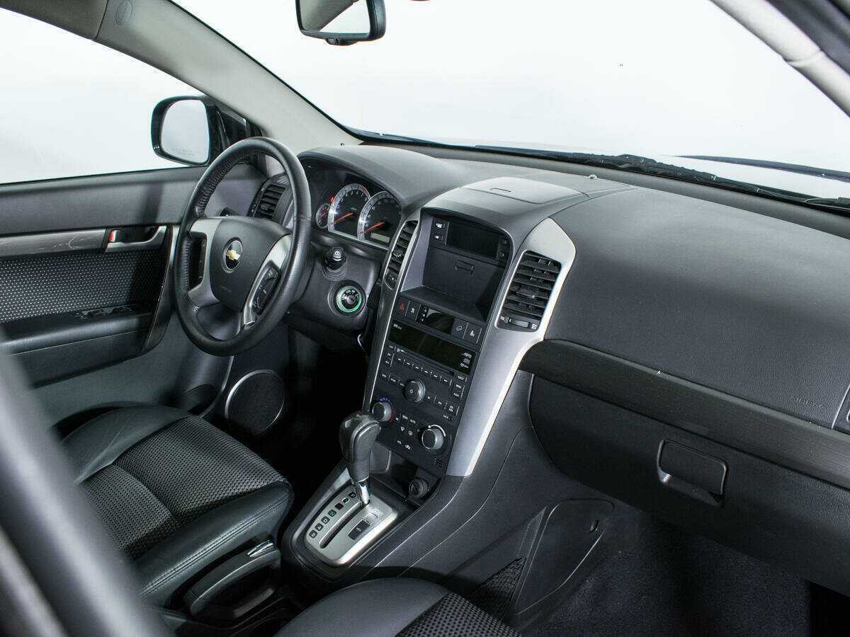 Chevrolet Captiva с пробегом — 2008 год. Фото: #8