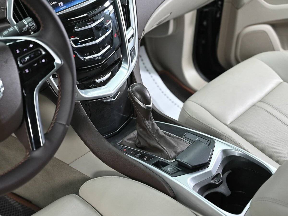 Cadillac SRX с пробегом — 2013 год. Фото: #11