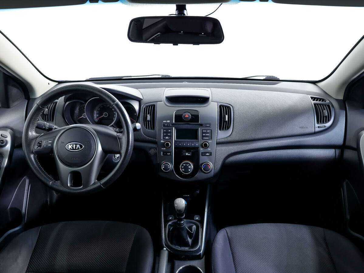 Kia Cerato с пробегом — 2011 год. Фото: #8