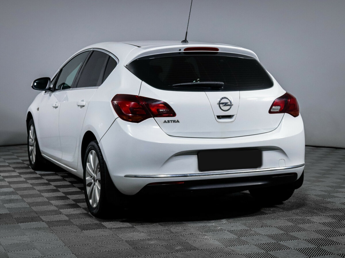 Opel Astra с пробегом — 2014 год. Фото: #5