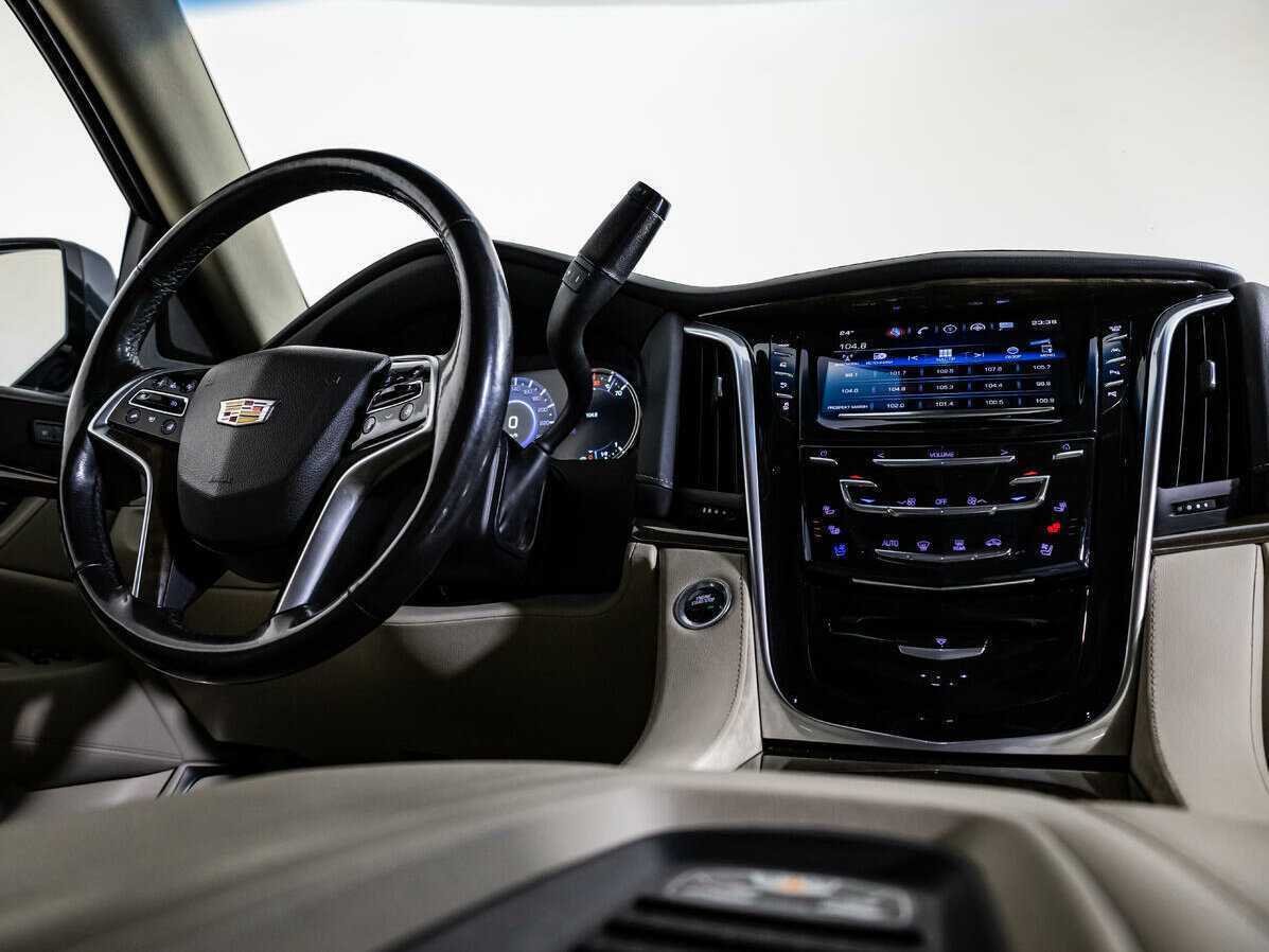 Cadillac Escalade с пробегом — 2018 год. Фото: #13