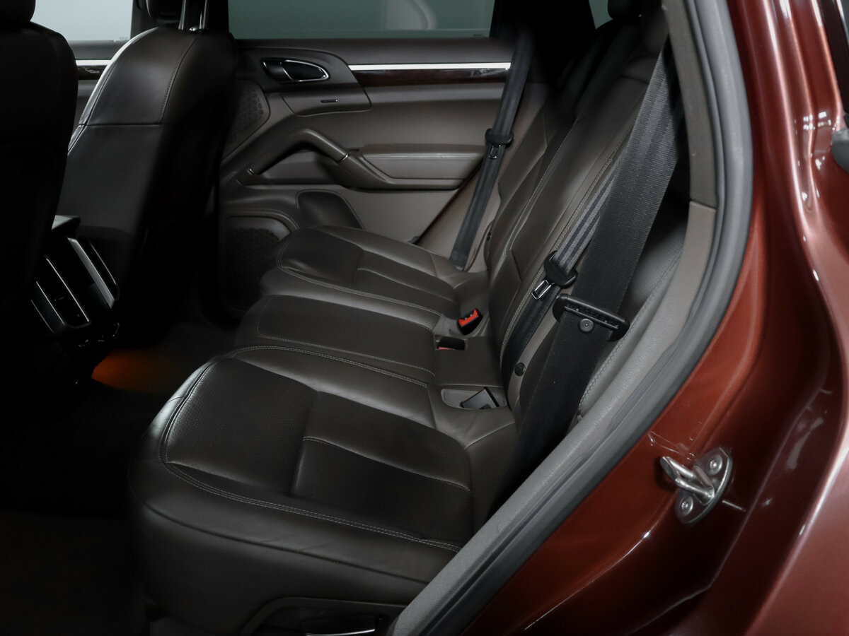 Porsche Cayenne с пробегом — 2011 год. Фото: #7