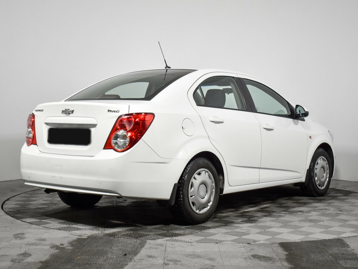 Chevrolet Aveo с пробегом — 2014 год. Фото: #4