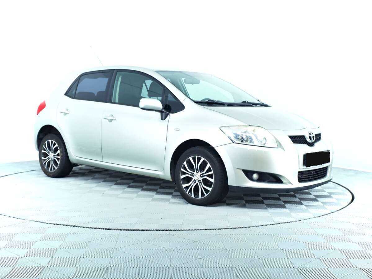 Toyota Auris с пробегом — 2008 год. Фото: #2