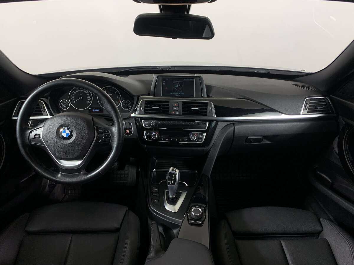 BMW 3 серии с пробегом — 2017 год. Фото: #9