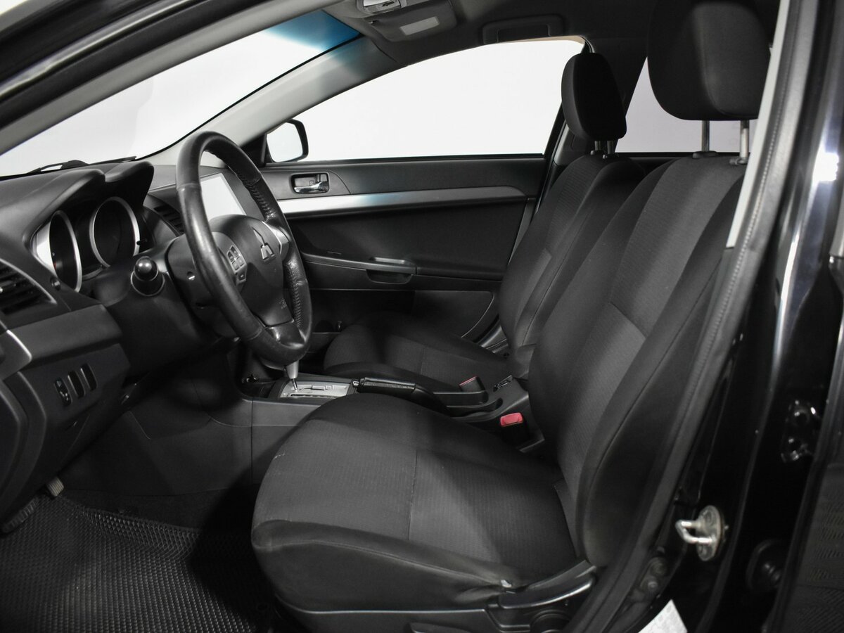 Mitsubishi Lancer с пробегом — 2011 год. Фото: #6
