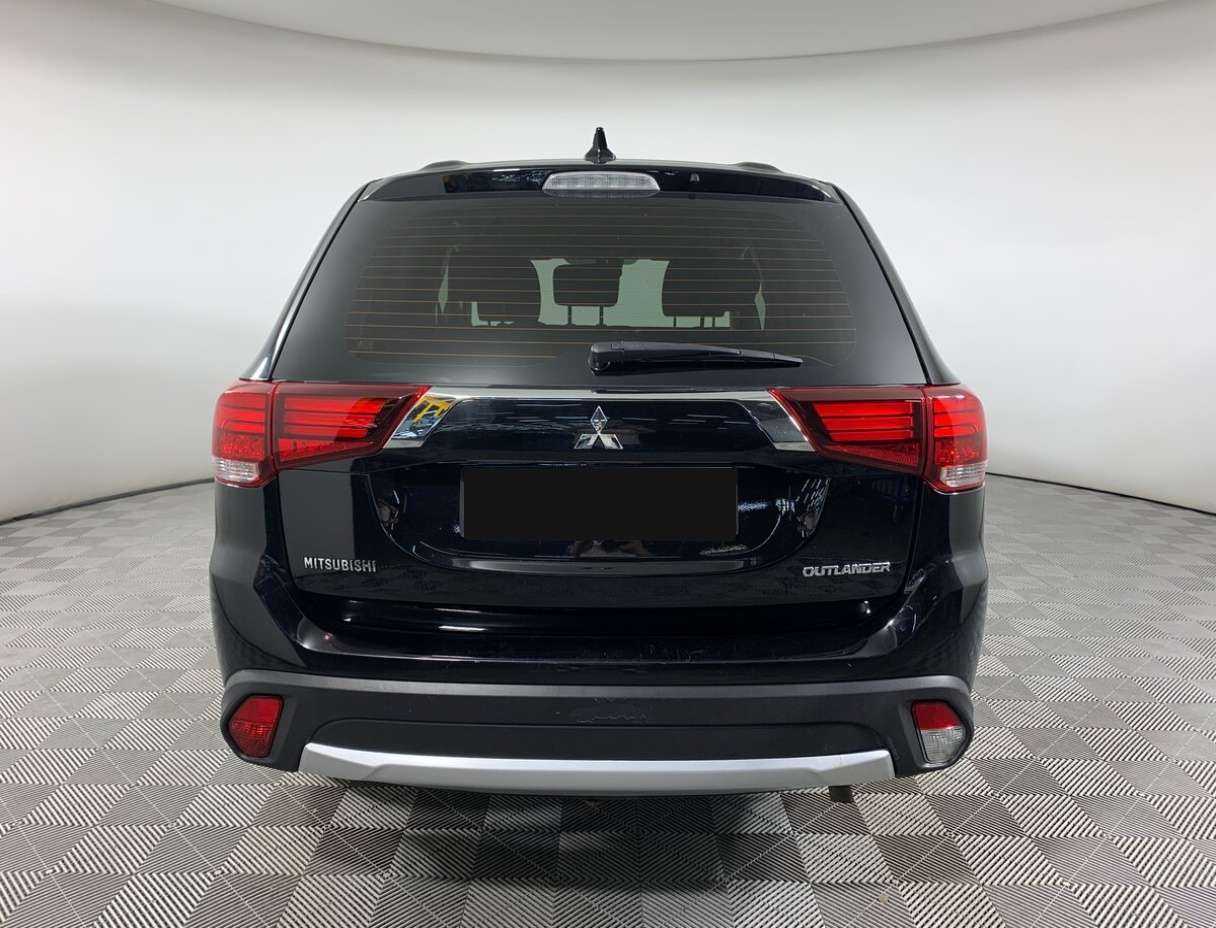 Mitsubishi Outlander с пробегом — 2018 год. Фото: #5
