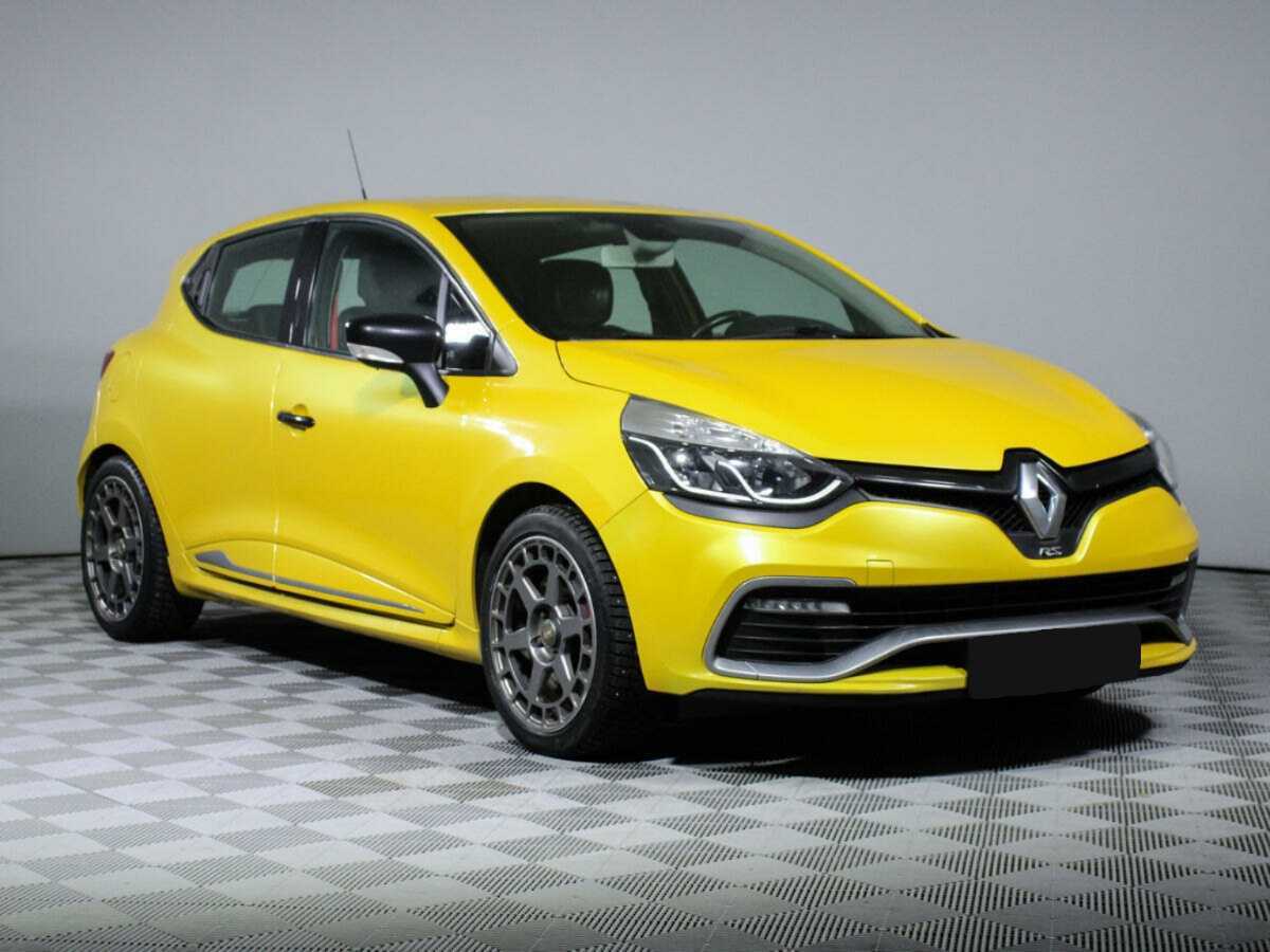Renault Clio RS с пробегом — 2015 год. Фото: #2