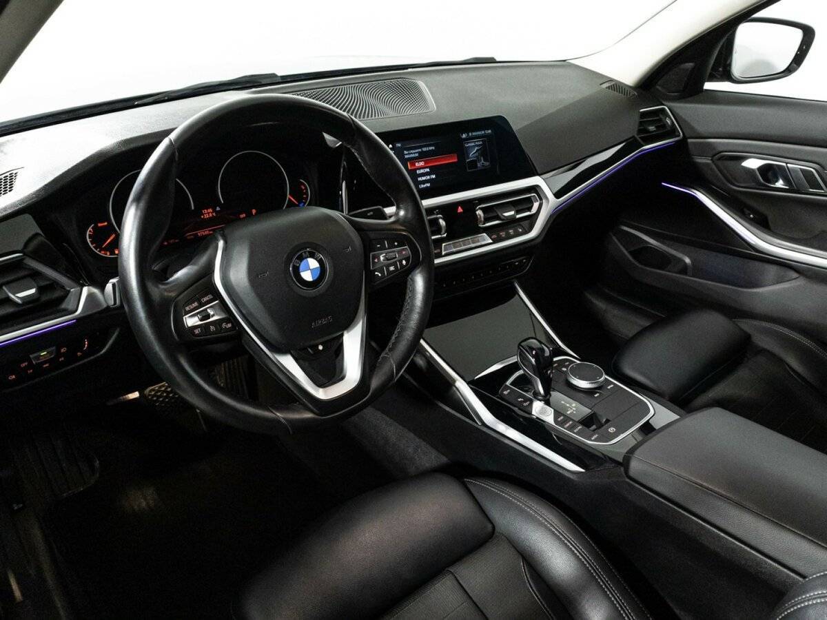 BMW 3 серии с пробегом — 2019 год. Фото: #10