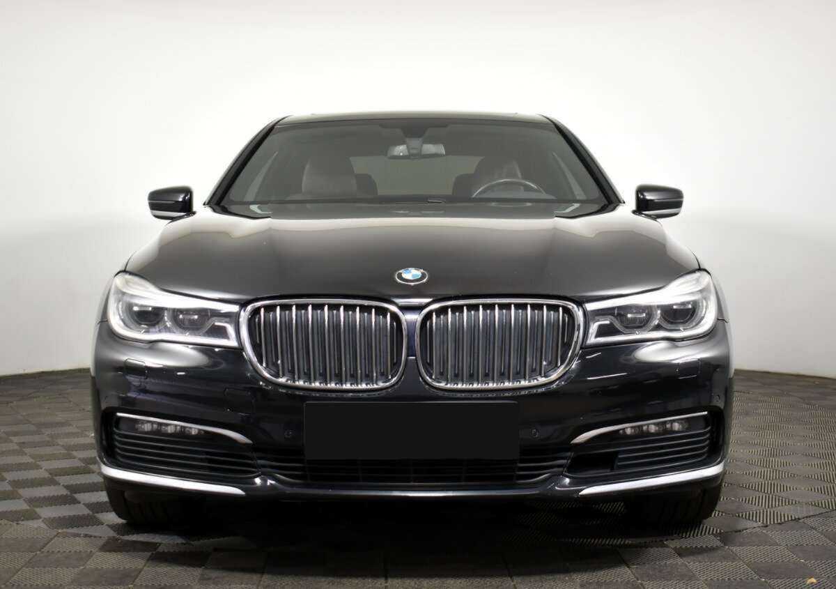 BMW 7 серии с пробегом — 2017 год. Фото: #1