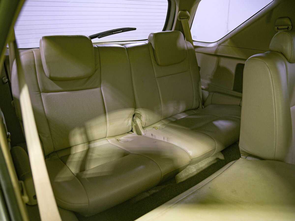 Toyota Fortuner с пробегом — 2012 год. Фото: #12
