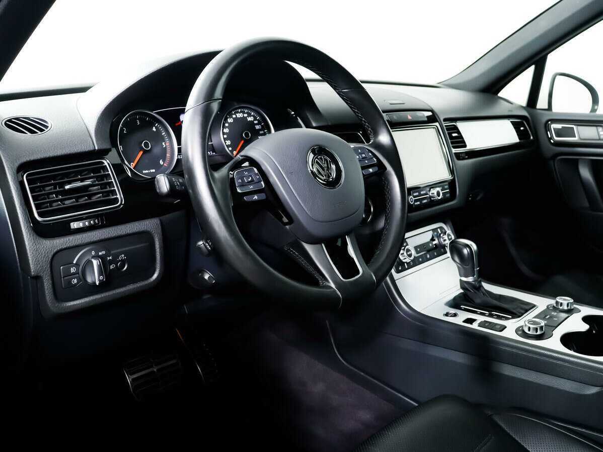 Volkswagen Touareg с пробегом — 2011 год. Фото: #8