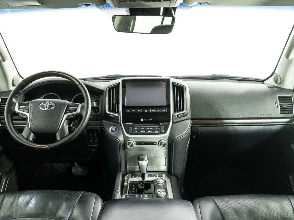 Toyota Land Cruiser с пробегом — 2016 год. Фото: #12