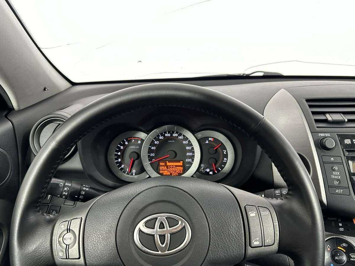 Toyota RAV4 с пробегом — 2009 год. Фото: #9