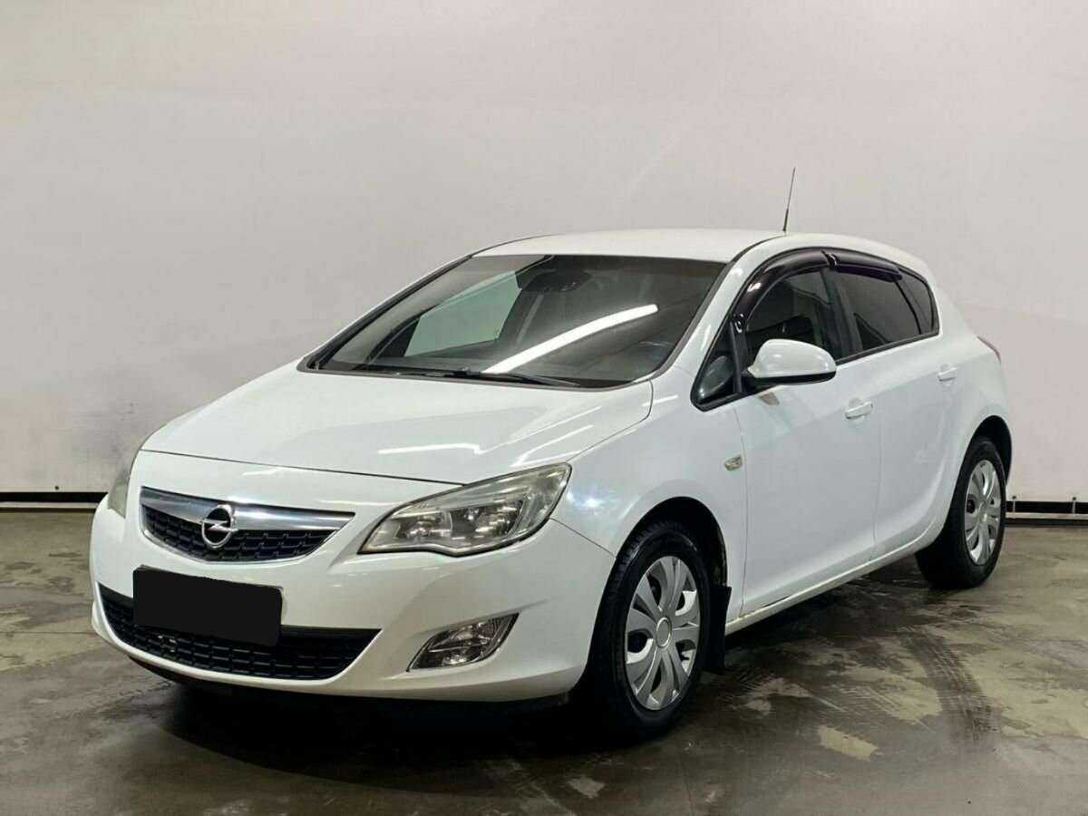 Opel Astra с пробегом — 2010 год. Фото: #0
