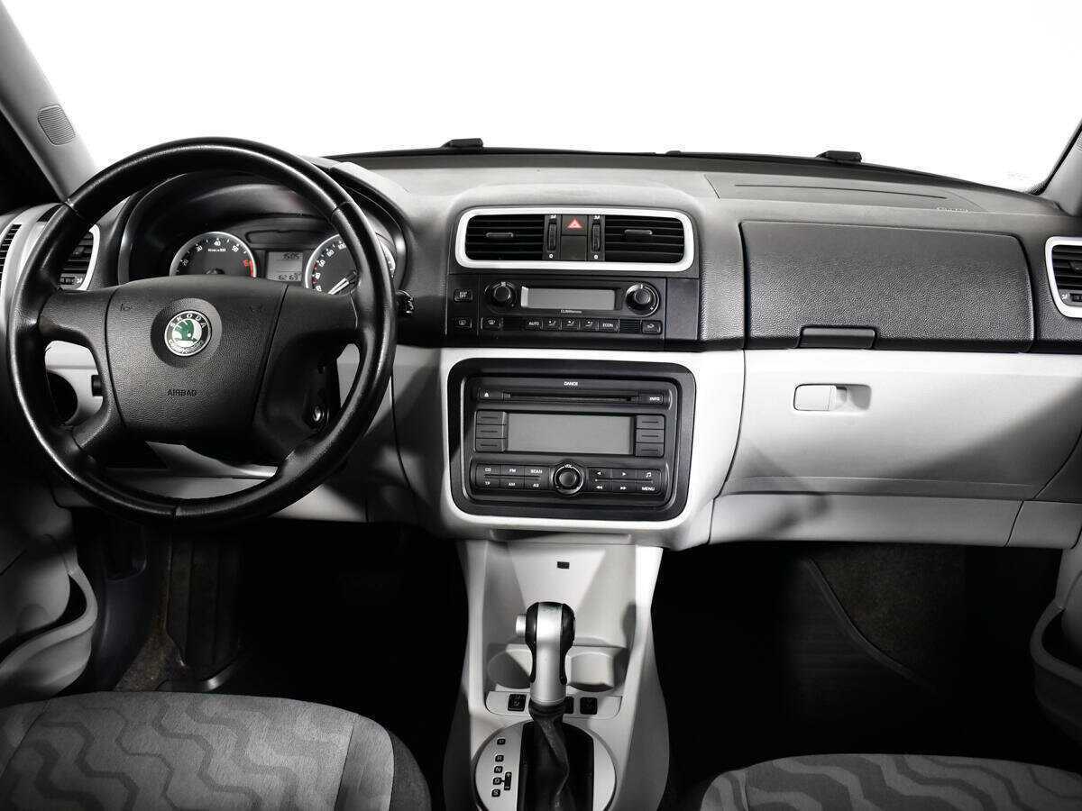 Skoda Fabia с пробегом — 2007 год. Фото: #11