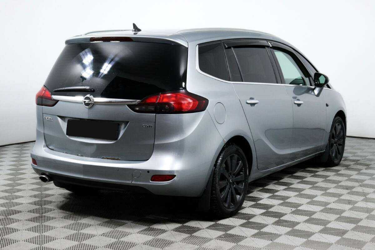 Opel Zafira с пробегом — 2012 год. Фото: #4