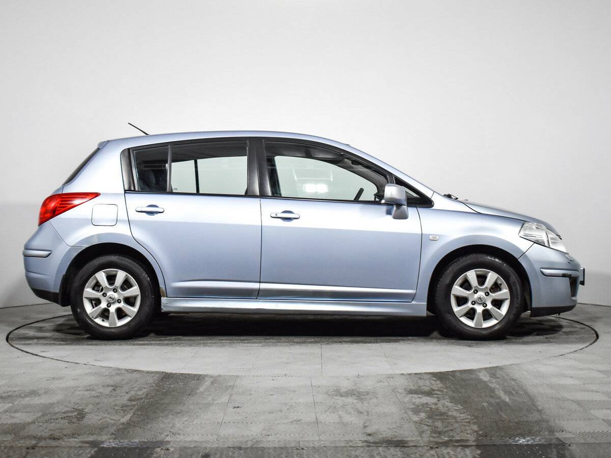 Nissan Tiida с пробегом — 2010 год. Фото: #3