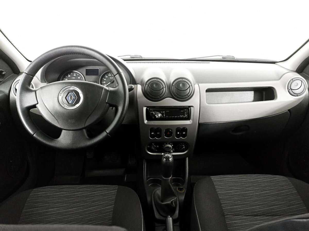 Renault Logan с пробегом — 2011 год. Фото: #11