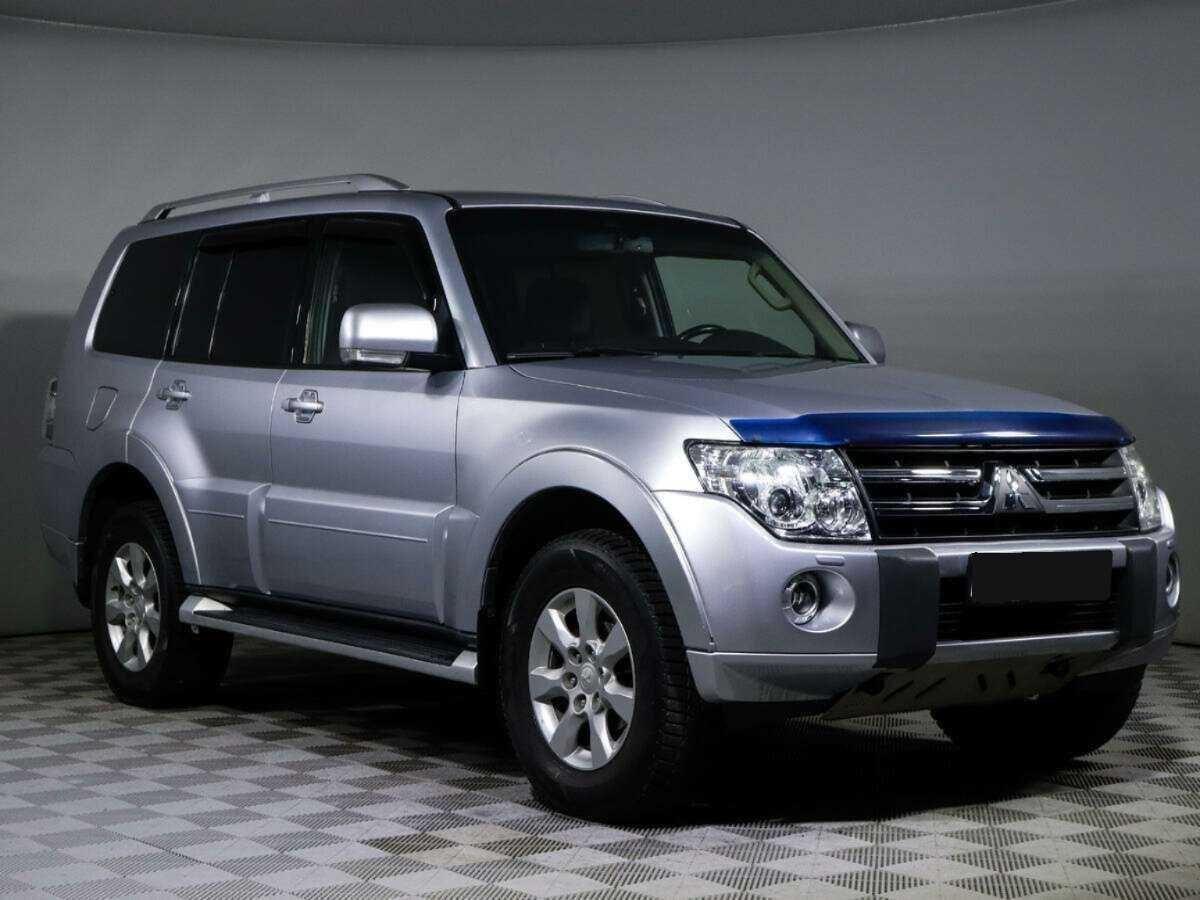 Mitsubishi Pajero с пробегом — 2011 год. Фото: #2