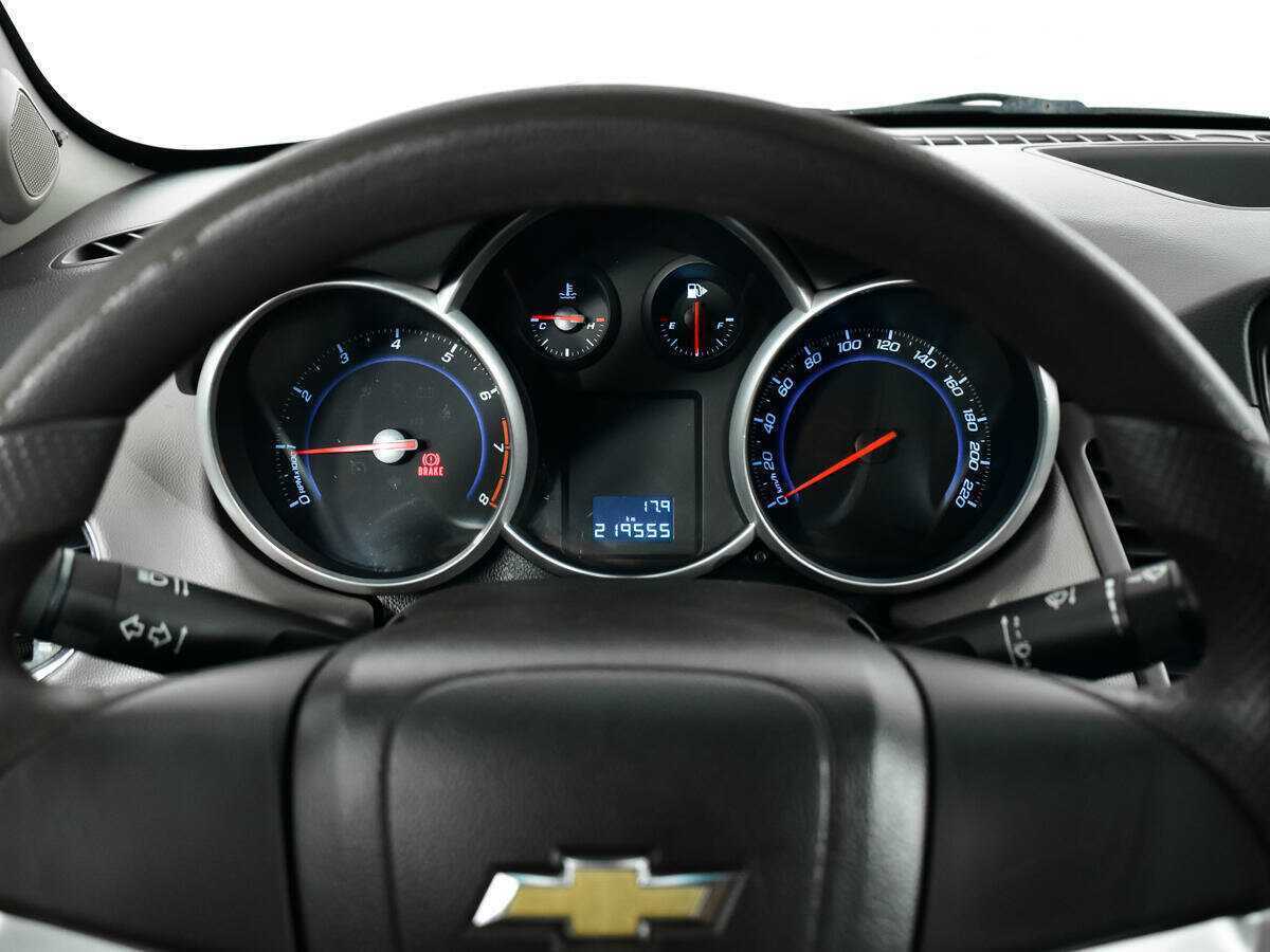 Chevrolet Cruze с пробегом — 2010 год. Фото: #10